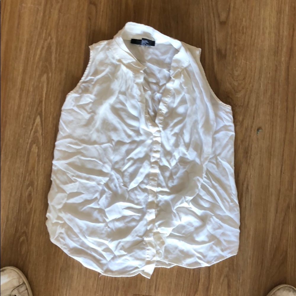 Sleeveless blouse